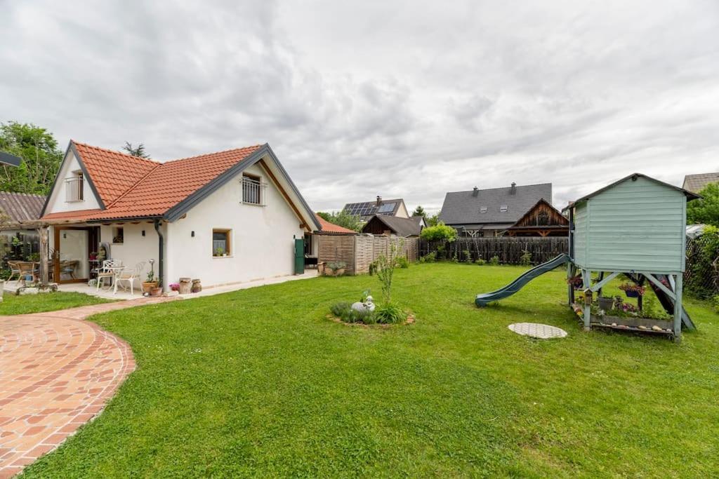 Idyllic Holiday Home - Relaxation Place ไลบ์นิทซ์ ภายนอก รูปภาพ